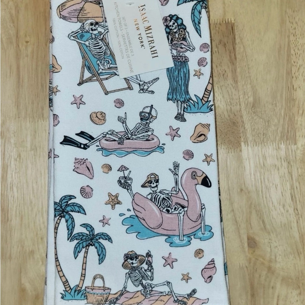 ⭐️ 2/$50 Isaac Mizrahi Skeleton Kitchen Towels Summerween Pink Beach
